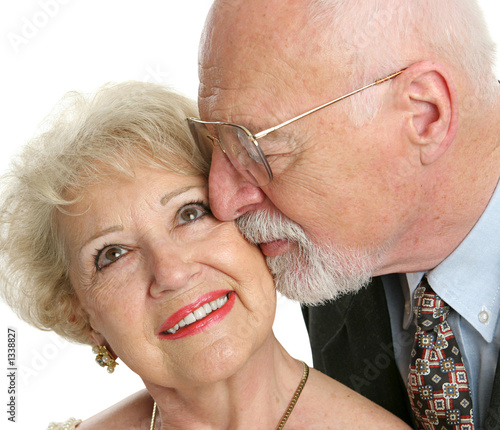 Is alzheimer s a sex linked trait