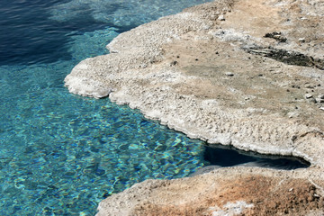 yellowstone thermal pool