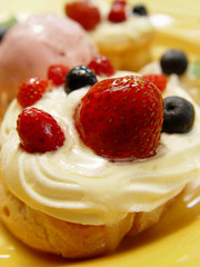 roll with fruit