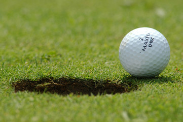 balle proche du trou