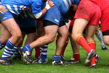 rugby m&eacute;l&eacute;e de jambes