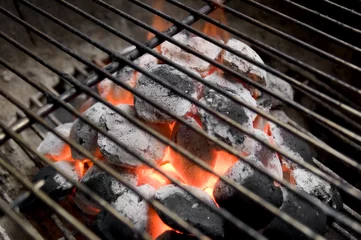 Papier Peint photo Grill / Barbecue charbon de bois brûlant