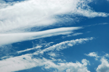 Obraz premium ciel bleu et nuages blancs