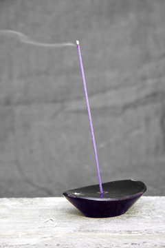 baton d'encens mauve