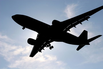 avion en contre jour