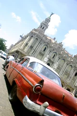 Peel and stick wall murals Cuban vintage cars habana vieja