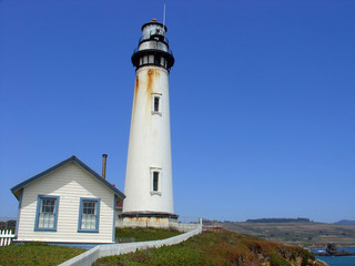 Fototapeta na wymiar lighthouse at pigeon point, california