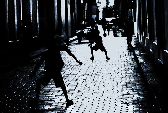 stra&szlig;enfu&szlig;ball