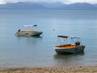 2 bateaux