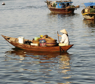 boat in hoi an: return from the market