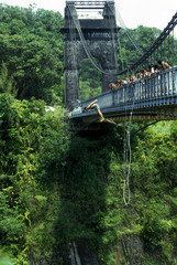 saut &agrave; l'&eacute;lastique
