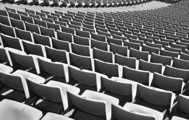 les sièges d'un stade de football