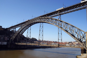 Fototapeta na wymiar Port mostu