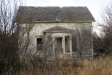 abandoned farm house