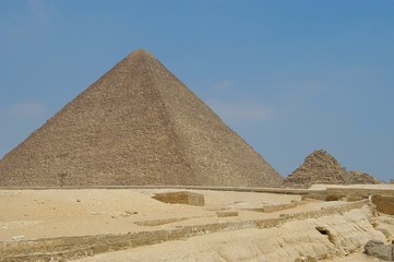 Fototapeta na wymiar micerino pyramid