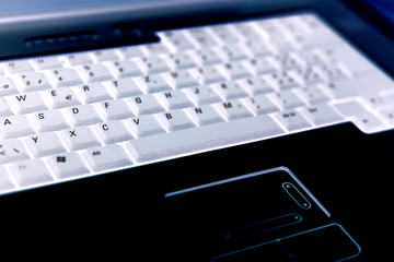 notebook, ordinateur portable- le clavier lumineux