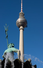 fernsehturm mit neptun © Bernd Kröger