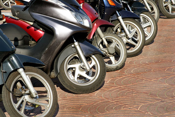 moto wheel line