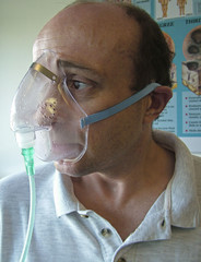 patient with oxygen mask