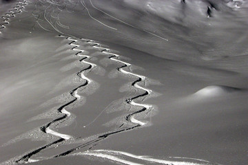 spuren im schnee