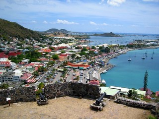 fort protecting harbor