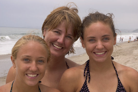 Mothers and daughters nudists