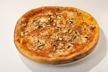 mushroom pizza - champignon pizza