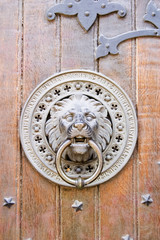 door knocker