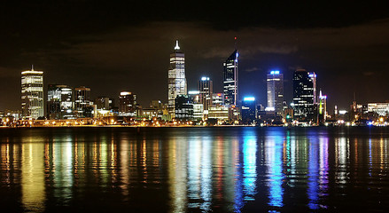 Obraz na płótnie Canvas Perth w nocy