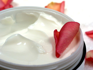 body cream with rose petals 7
