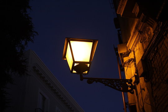 farola encendida