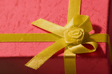 gold ribbon