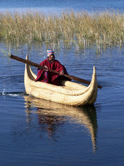 totora boat