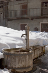 vallouise : fontaine lavoir