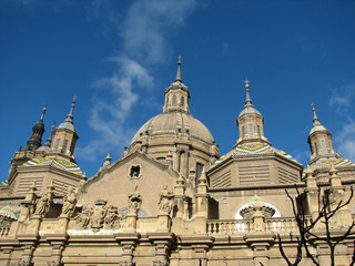 Fototapeta na wymiar saragoza cathedral madonna pilar