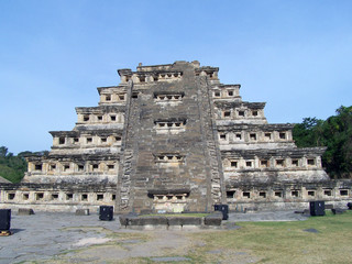 pyramid of niches.