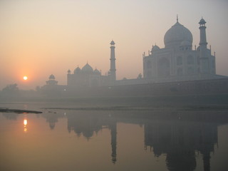 Fototapeta na wymiar żyją soleil Taj Mahal