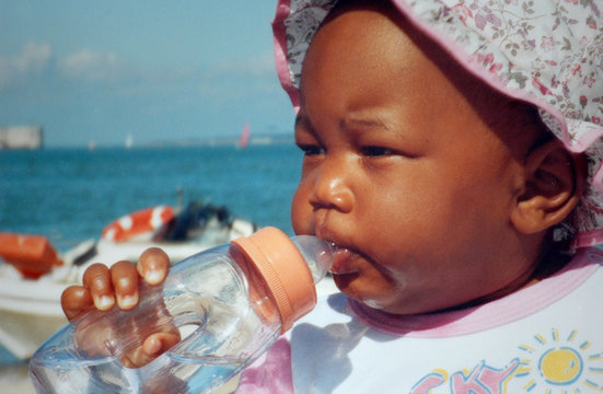 b&eacute;b&eacute; et biberon