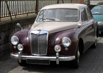 Cercles muraux Vielles voitures Salon de sport britannique des années 50