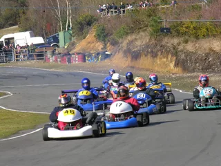 Photo sur Plexiglas Sport automobile faire une course de karting