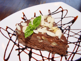 chocolate pie with nuts