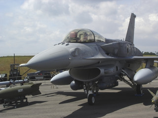Fototapeta na wymiar myśliwiec F-16