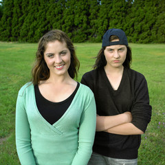 Obraz premium twin teenage girls