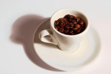 tasse avec grains de café