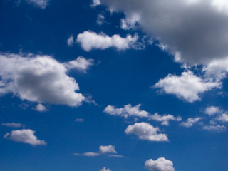 wolken und blauer himmel