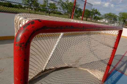 empty hockey net