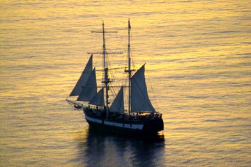 in den sonnenuntergang segeln © Claudia