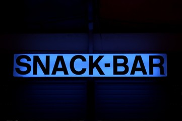 Obraz premium neon snack-bar sign