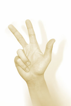 hand in drei finger position