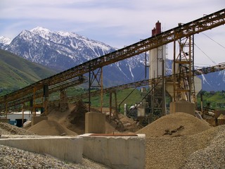 machinery and conveyors for making gravel